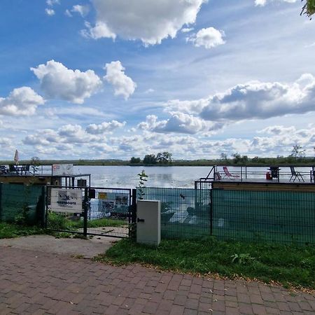 Hausboote Unteres Odertal Hausboot Kranich Hotel Швед Екстериор снимка
