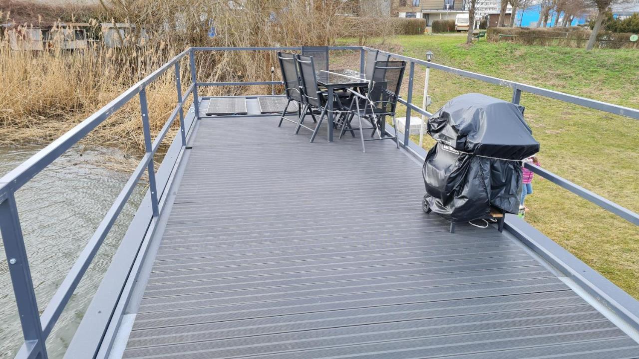 Hausboote Unteres Odertal Hausboot Kranich Hotel Швед Екстериор снимка