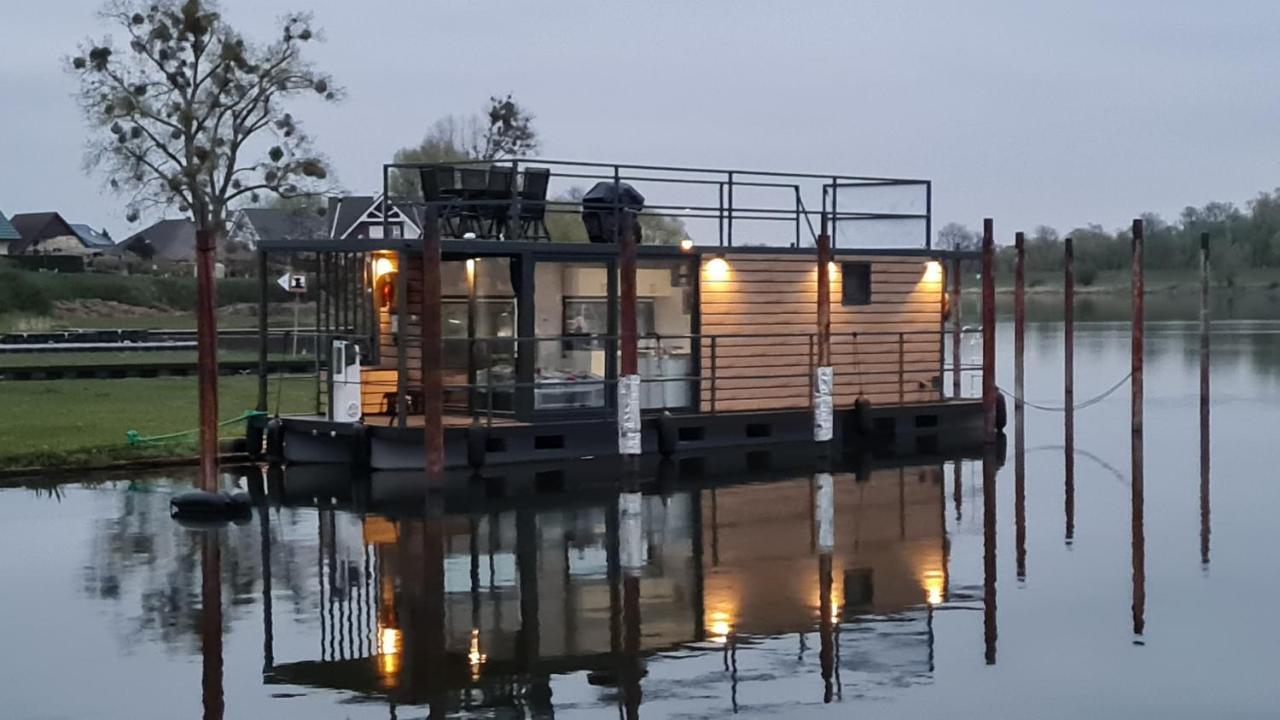 Hausboote Unteres Odertal Hausboot Kranich Hotel Швед Екстериор снимка